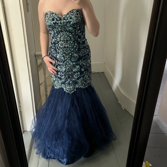 Beaded mermaid style dress - Picture 1 of 5